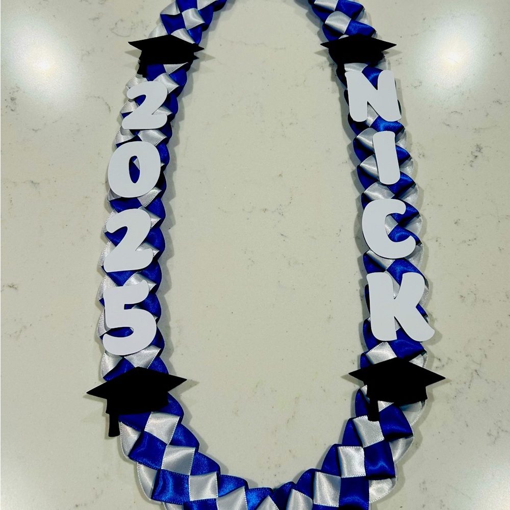 Personalized graduation lei